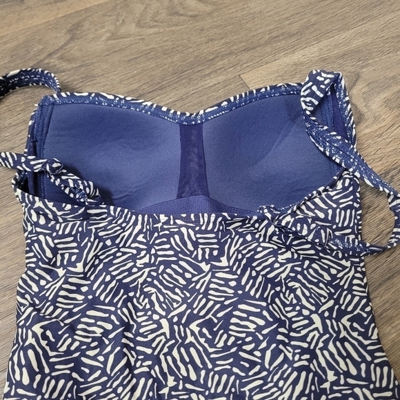 Bond-eye Australia multi one piece swimsuit size 4 - Picture 6 of 8